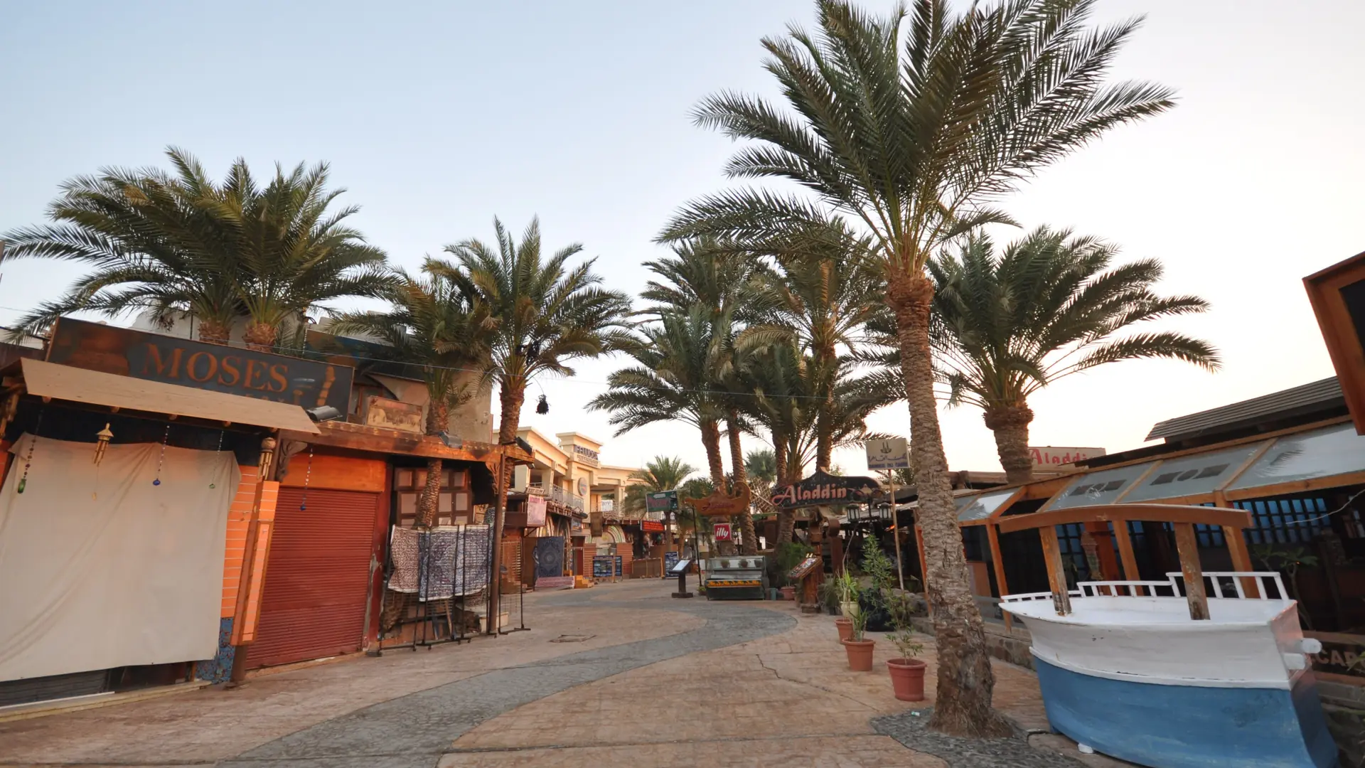 Palm-lined Masbat promenade in central Dahab