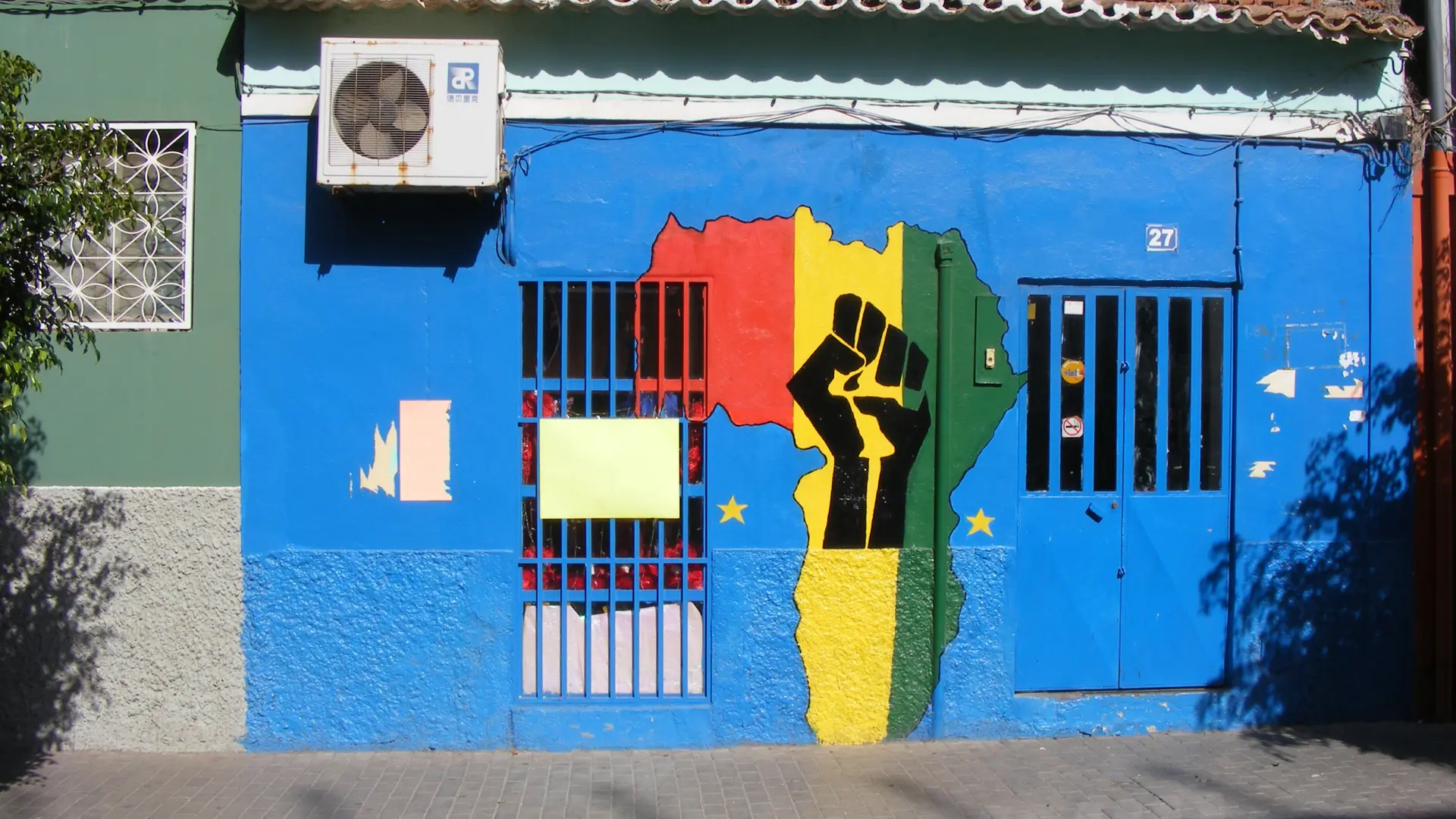 Colourful painted shopfront on the Plateau in Praia