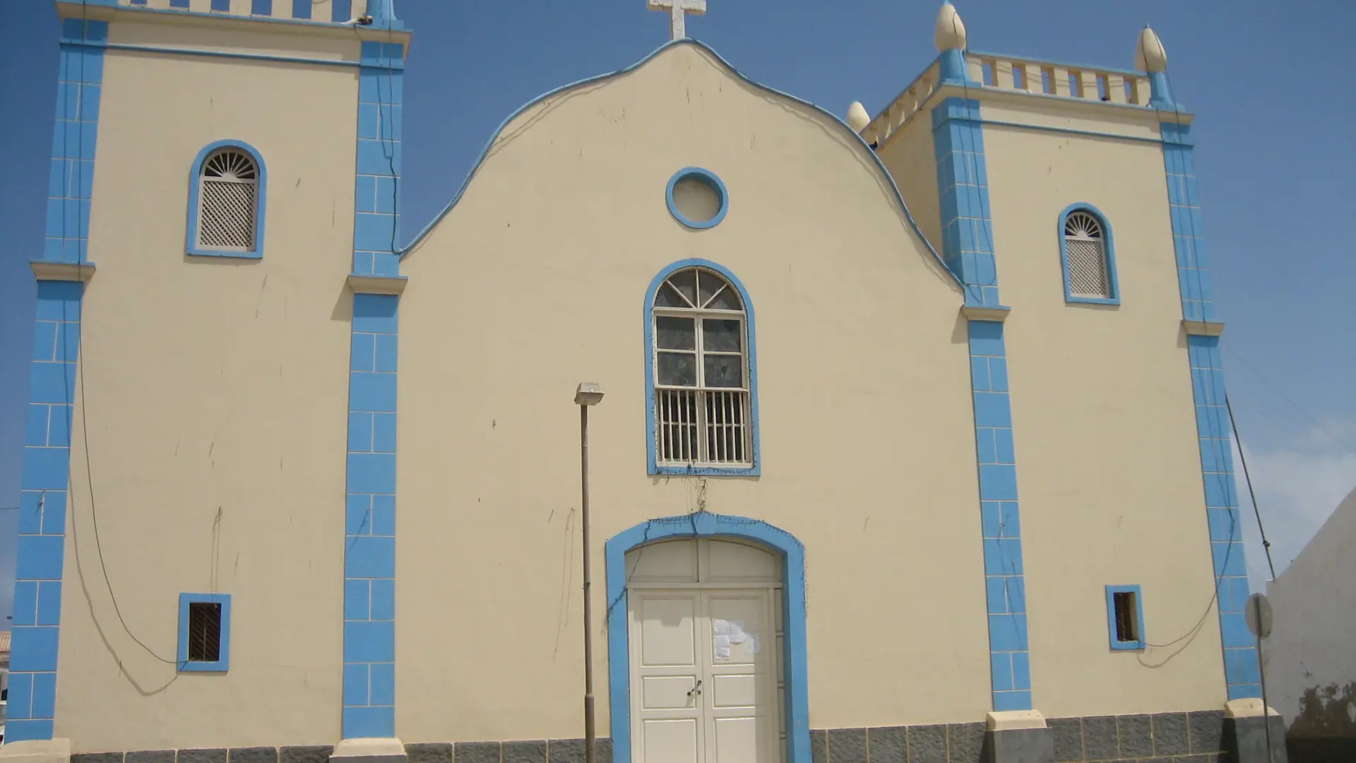 Blue-and-white Igreja de Santa Isabel in Sal Rei town centre