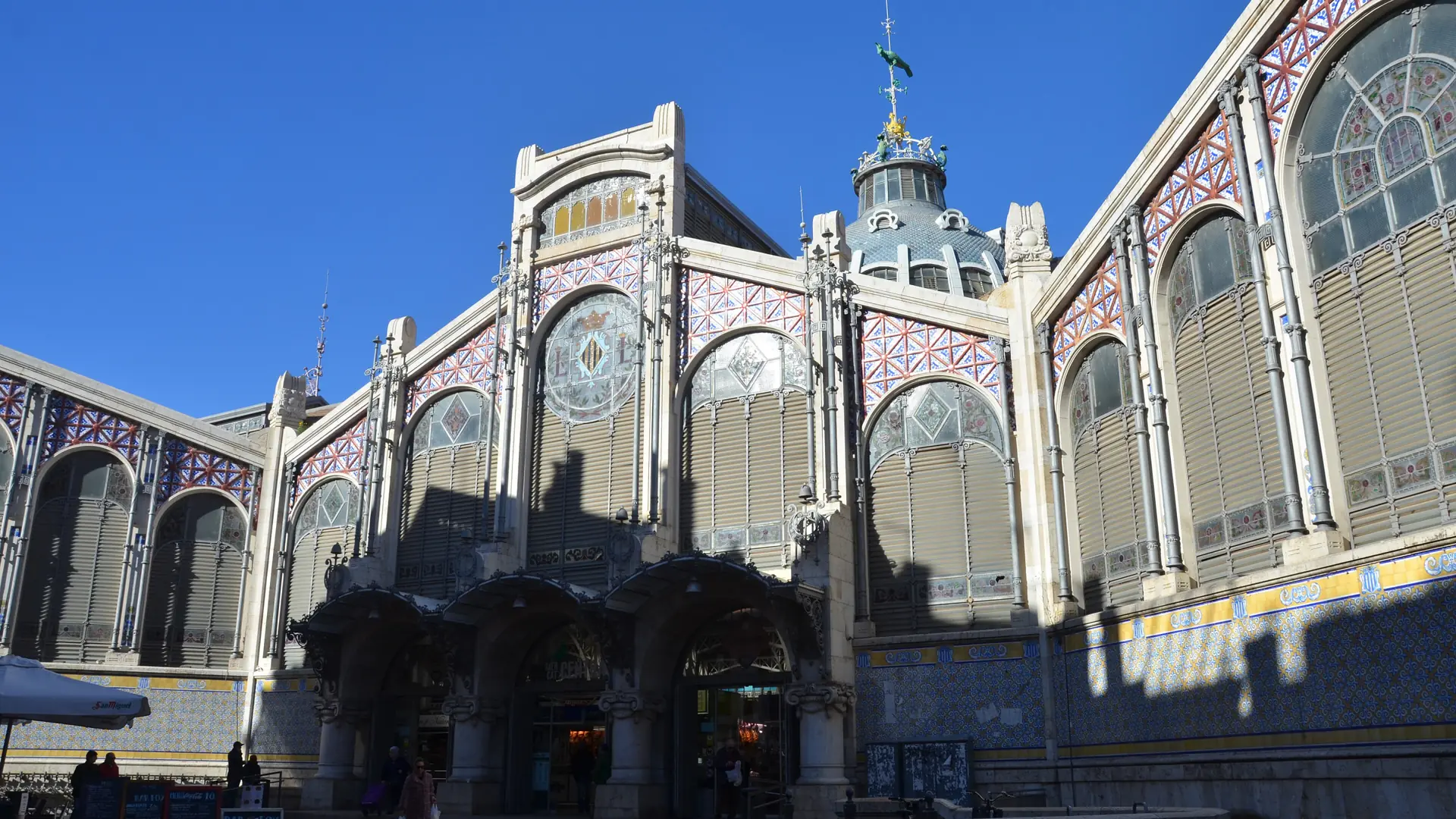 Mercado Central’s decorated façade in Valencia