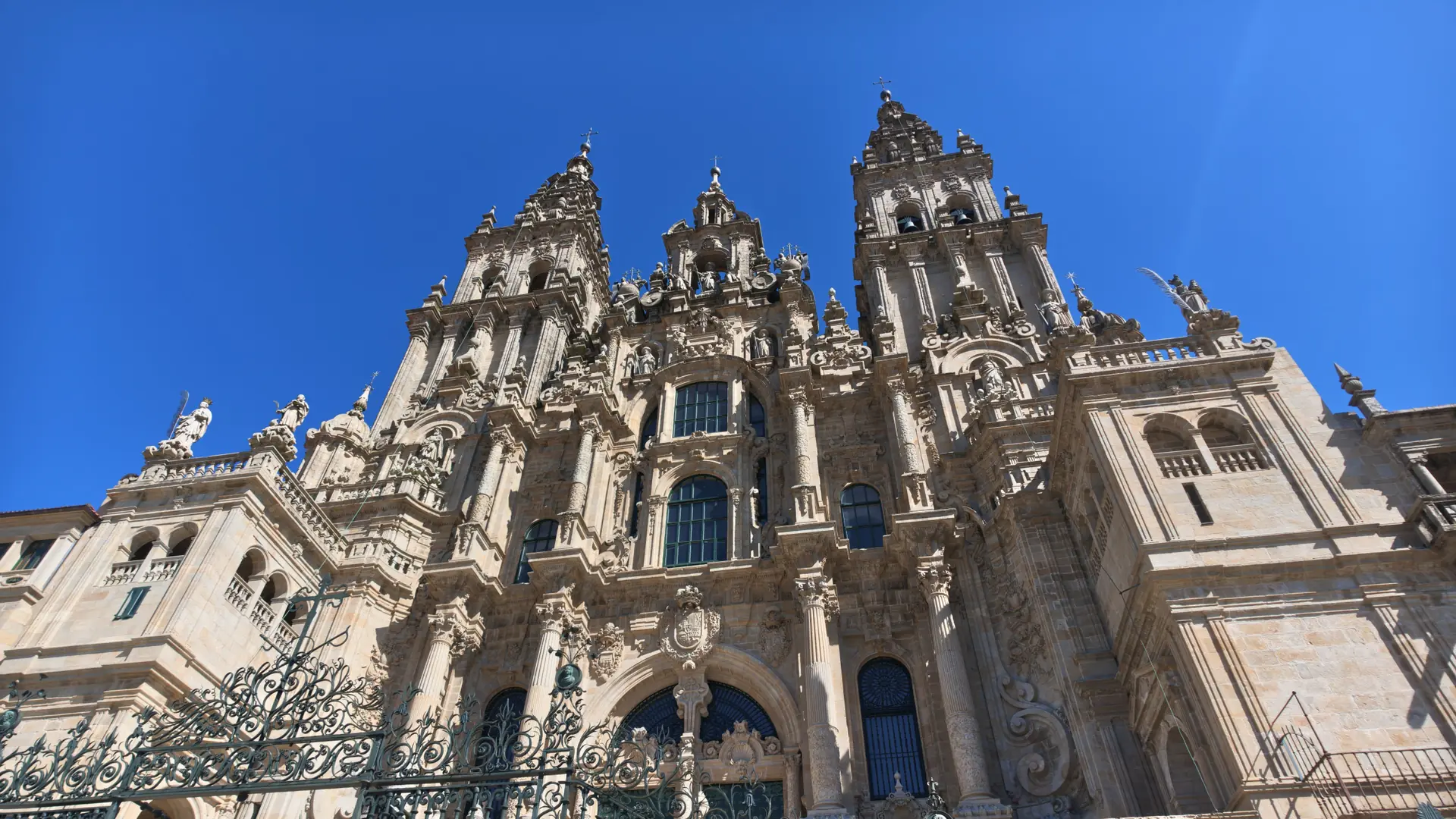 The Cathedral’s western façade on Obradoiro, a wider Santiago city view