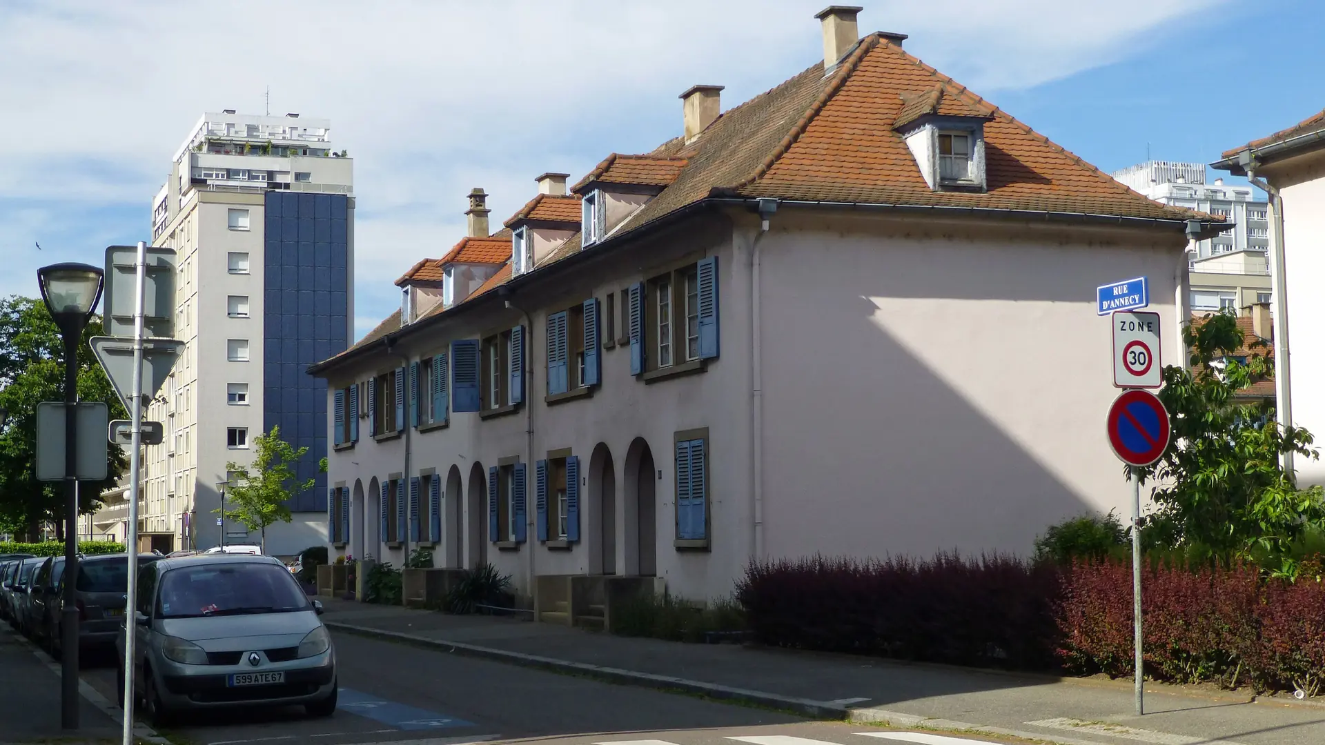 Houses with blue shutters on rue d’Annecy in Strasbourg’s Esplanade quarter
