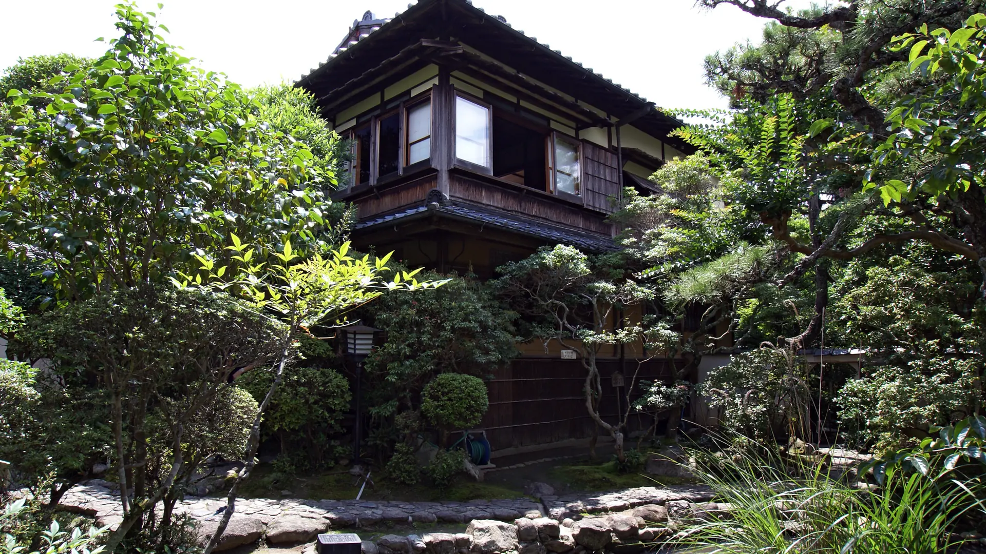 traditional Naoya Shiga house and lush garden greenery in Takabatake, Nara