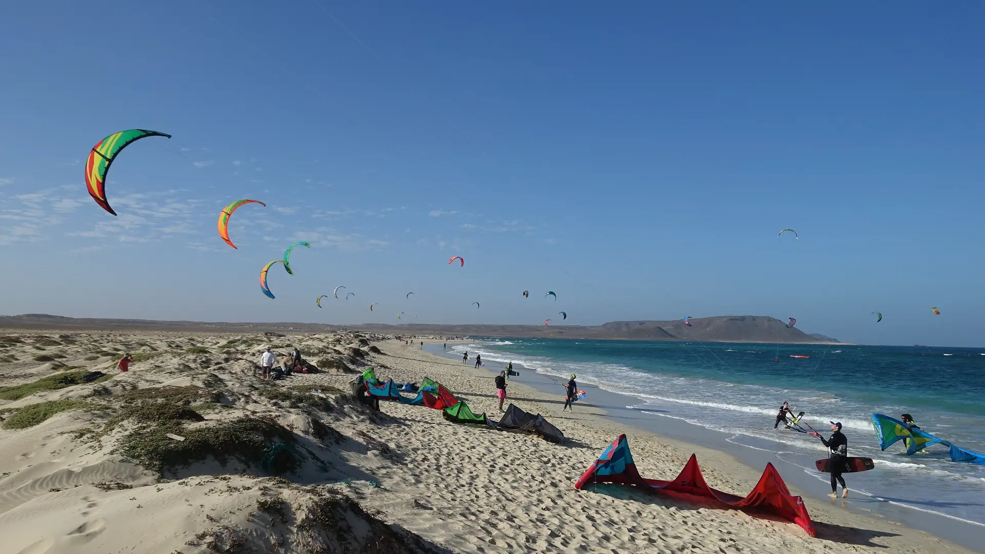 Kitesurfing in bright daylight off Sal island