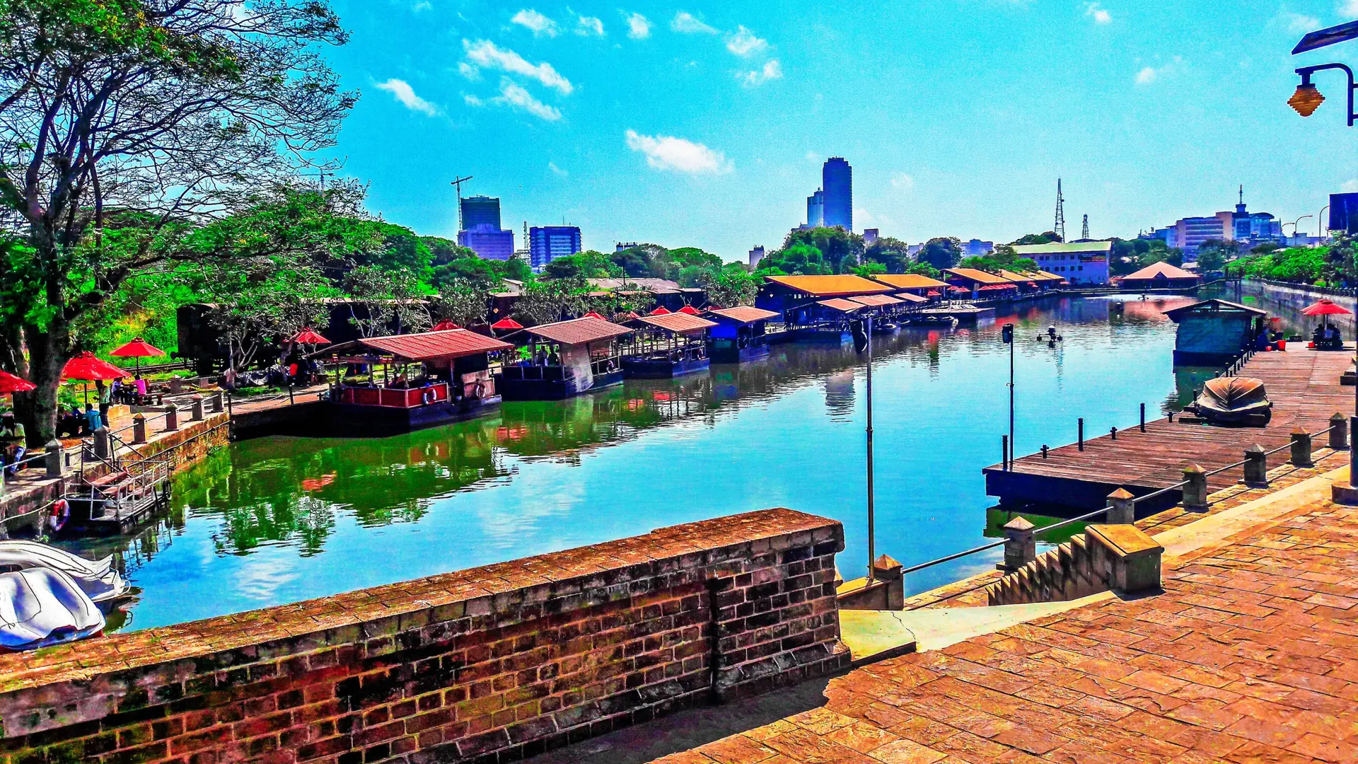 Sunny view across Pettah Floating Market in Colombo